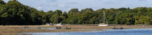 Kayaks and boats on the Beaulieu River