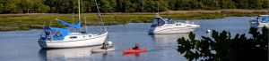 Moorings and kayaks on the Beaulieu River